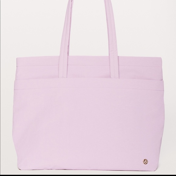 lululemon athletica Handbags - Lululemon on my level tote